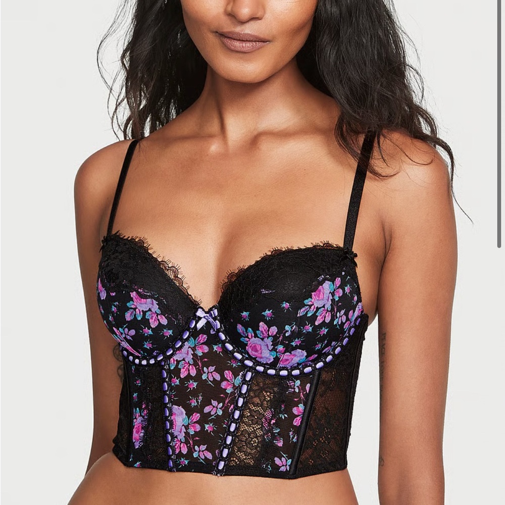 VS
DREAM ANGELS
Ribbon Slot Lightly Lined Corset Top